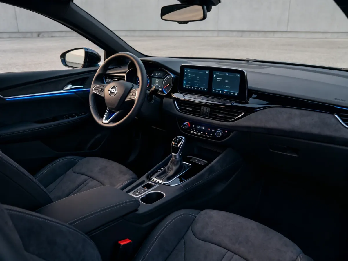 Opel Astra L interior with Pure Panel screens